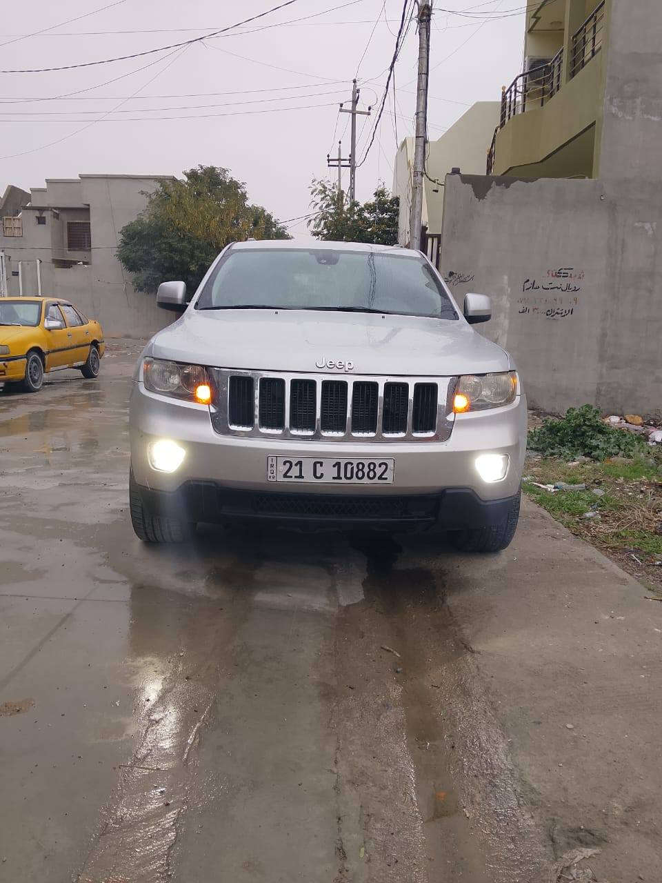 السلام عليكم جيب لاريدو موديل 2011 كلين بدون ضربه وبدون صبغ بشرط الفحص محرك مو مفتوح محرك وكير شرط تخم تاير جديد كهربائيات شغاله كلها بيها شغال منظومة غاز بيها السياره على بلاد الشركه مكان السياره كركوك *********** الشراي يخابر يرهم مراوس بسياره أدنا منها
