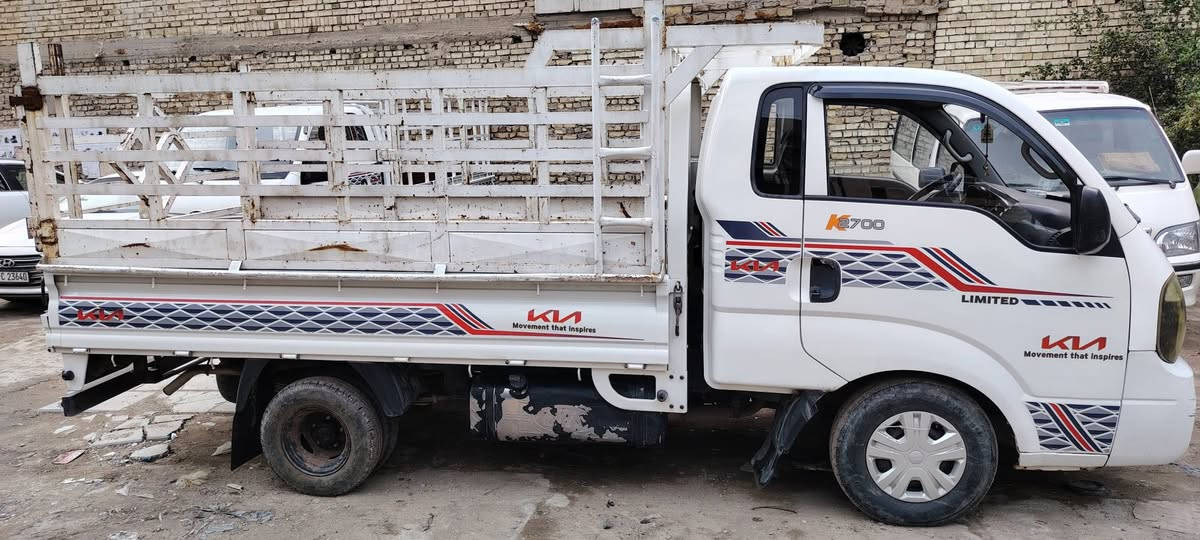 السلام عليكم
كيا نثيـة 
موديل 2015
مكينة 2700
رقم بغداد الماني تحويل ثاني يوم
مكفولة مكينة وكير اكسل شواصي 
مكفولة كفالة عامة 
السيارة جاهزة بدون اي نقص 
رقمي ***********
مكاني بغداد وشاش
سعر 105 و بيهة مجال
