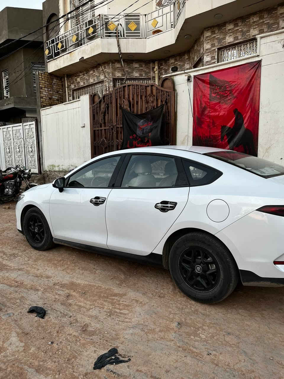 سلام عليكم
BYD 
كن بلاص 
للبيع 
داخل ابيضّ 
ماشيه 30 km
مكان الديوانيه 
سعر 115 بيه مجال 
هـ ***********

