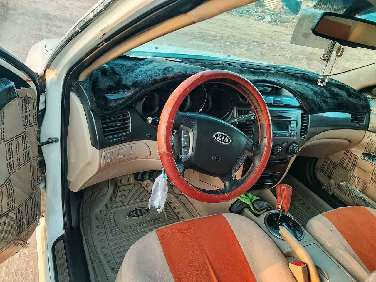 كيه وبتيما وارد خليجي مكفول من الضربه والتبديل والصبغ
مكينه2000 دوش كلش جديدة كير وحداديه مكفول السيارة جديدة تخم تاير كهرباءيات كله شغاله فتحه بالقماره 
اشاير بالمري السيارة فول مواصفات ماعده البصمه
العنوان ذي قار الشطره ***********
