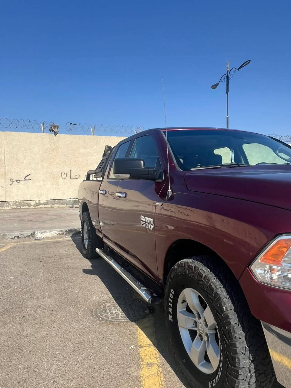 السلام عليكم
رقمي ***********
مكان السيارة ميسان
دوج رام بك هورن 
باب قصير موديل 2018
مكينة 6 سلندر
تو ويل
شاشة جبيره
حساسات
صورها وحادثها وسونارها
موجود كله بالمنشور
السيارة باسمنه مسجليها
السعر 180 وبي مجال
