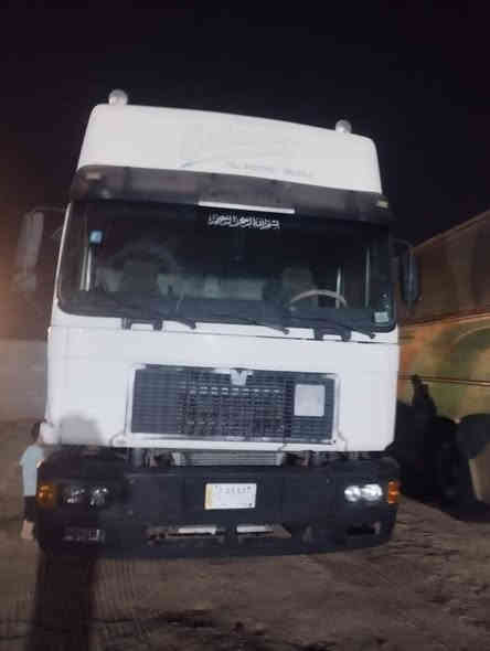 السلام عليكم سياره للبيع مان صقرموديل 1993رقم بغدا دمشروع ودولي نيرومكينه مقفول السعر 90 رقم موبايل ***********
