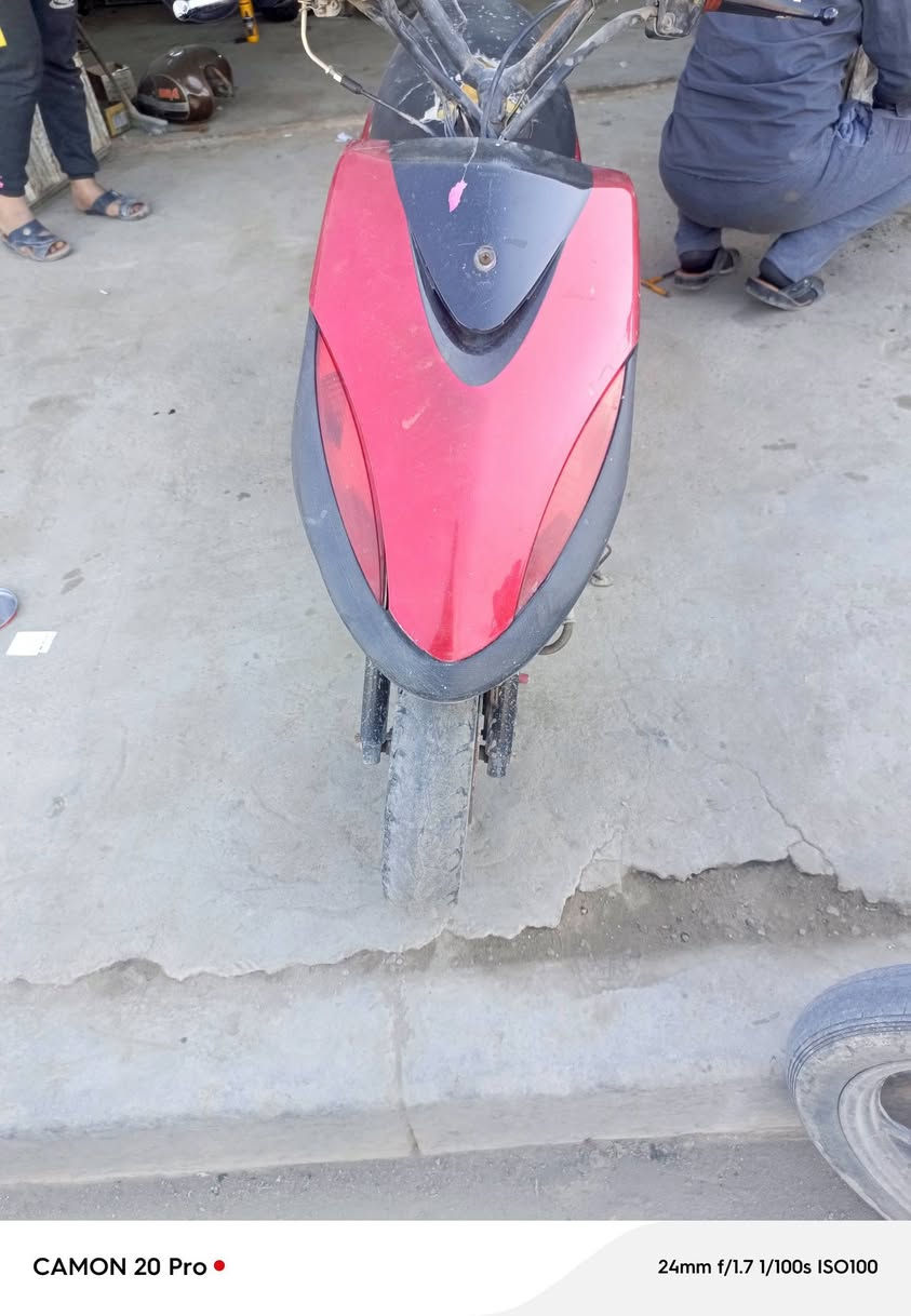 كربلاء مقابل معرض الحمداني شغال بس شوفت عينك بيها نواقص مكينتها مكفوله من التنقيص او التبخير ***********السعر 200وبيها مجال بسيط
