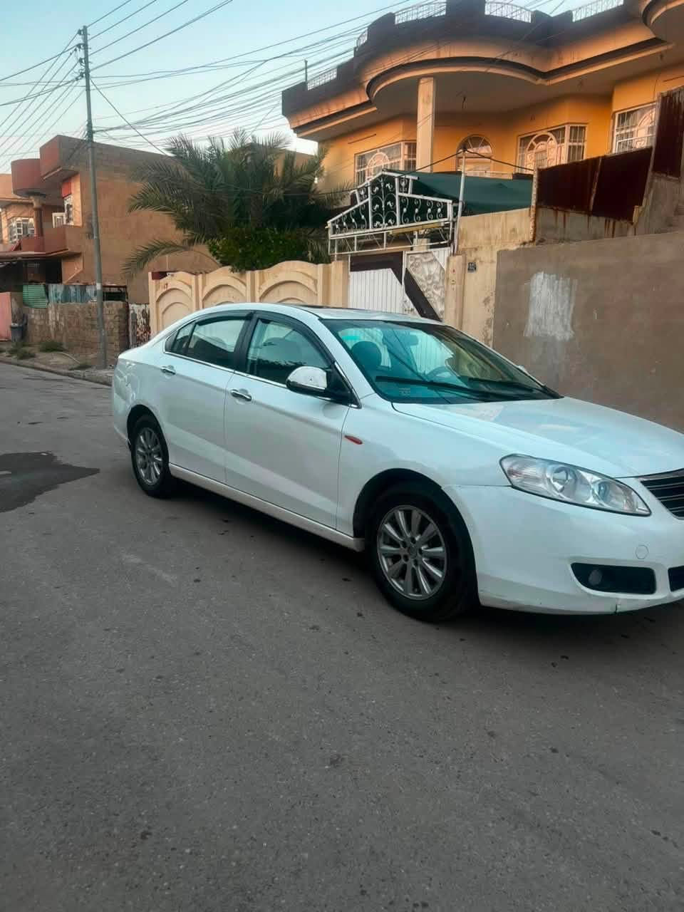 شيري استره موديل 2014
محوره محرك كورلا رقم أربيل  
شاشة لمس كبيرة * مقاعد جلد بلون بيج مكان السياره موصل            رقم واتساب ***********.
