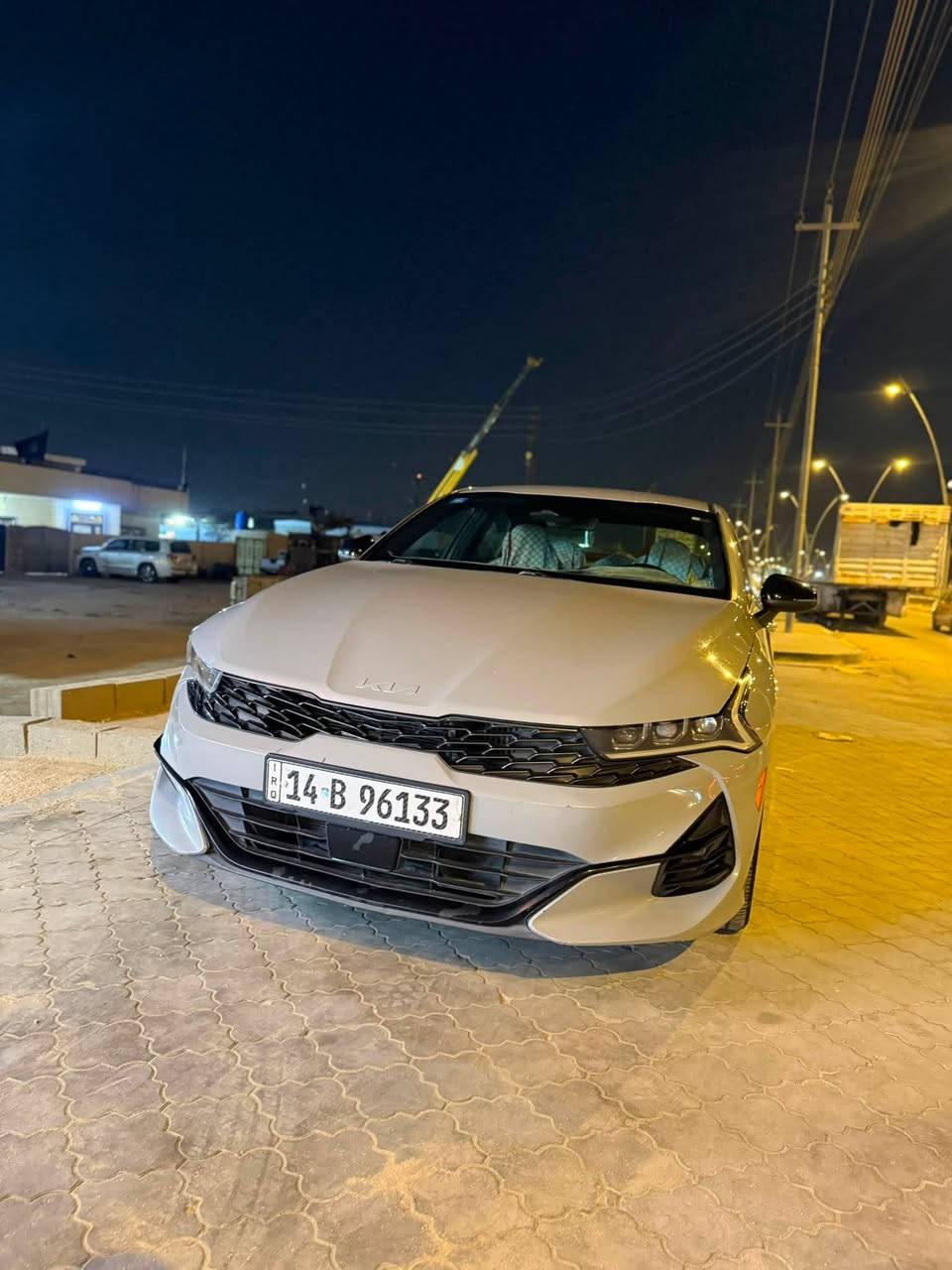 السلام عليكم
للبيع سياره k5 gt lin مكينه 1.6 تيربو 

فول مواصفات عدا البانوراما 

سياره كفاله داخله للعراق تقرير غرق بدون ضربه سياره جديده وكشرها نضيف لونها مميز اسمنتي  

السياره معوقين مكان السياره بصره 
السعر 170 وبيهة مجال

الرقم ***********
