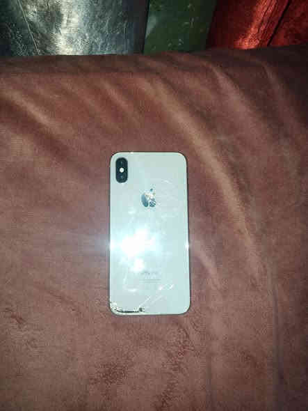 سلام عليكم شباب ايفون x عادي مبدل شاشه و بطارية فقط السعر 125 ***********فقط تصال مابي واتساب مكاني بغداد مدينة الصدر
