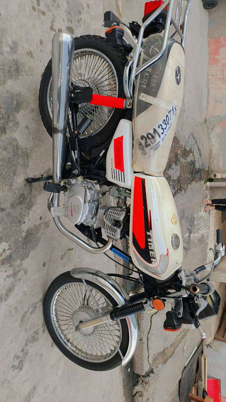 دراجه البيع النوع يراني 4كير وزن ثقيل  نضافه فول  2020العنوان ايسر حي الكرامه ***********
