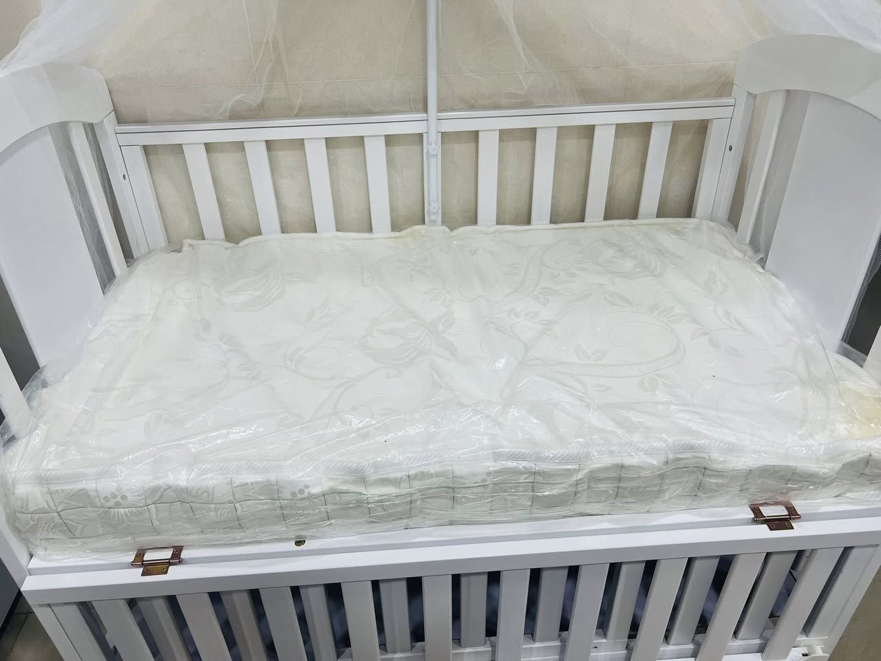 كاروك طفل من حديث ولاده لحد عمر 5 سنين المنام 3 مستويات يصعد وينزل يصير مثل القفص ميكدر طلع طفل منه وبي مخزن من جوه الباب ينفتح يصير ويا مستوه سرير الام سرير طفل والنامويسه والدوشك سعر كامل ب100 قفل شراي يراسل خاص عنوان فلوجه ويوجد خدمه توصيل فلوجه بغداد رمادي


**إذا كنت صاحب هذا الإعلان وتريد حذفه لأي سبب، رجاءا أرسل رسالة إلى الدعم الفني**