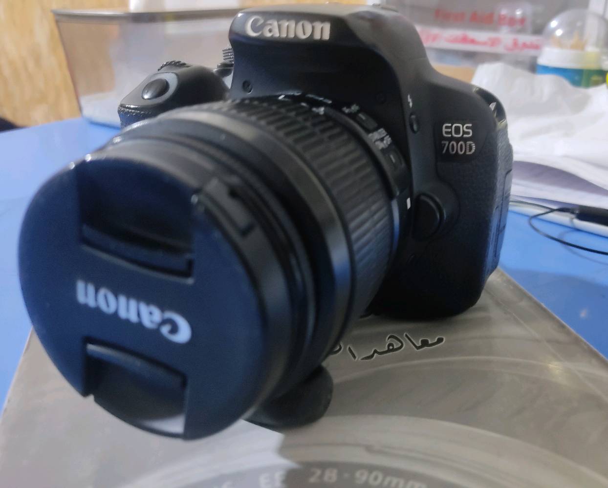 كامرة كانون700D النضافة فوول اخت الجديدة
لمس شاشة قلابة برنامج تعديل ذاتي للصور
الدقة فوول، يجي وياها عدسة 18-55 ورام 64 مع بطارية اصلية وشاحنه، المكان النجف الاشرف 