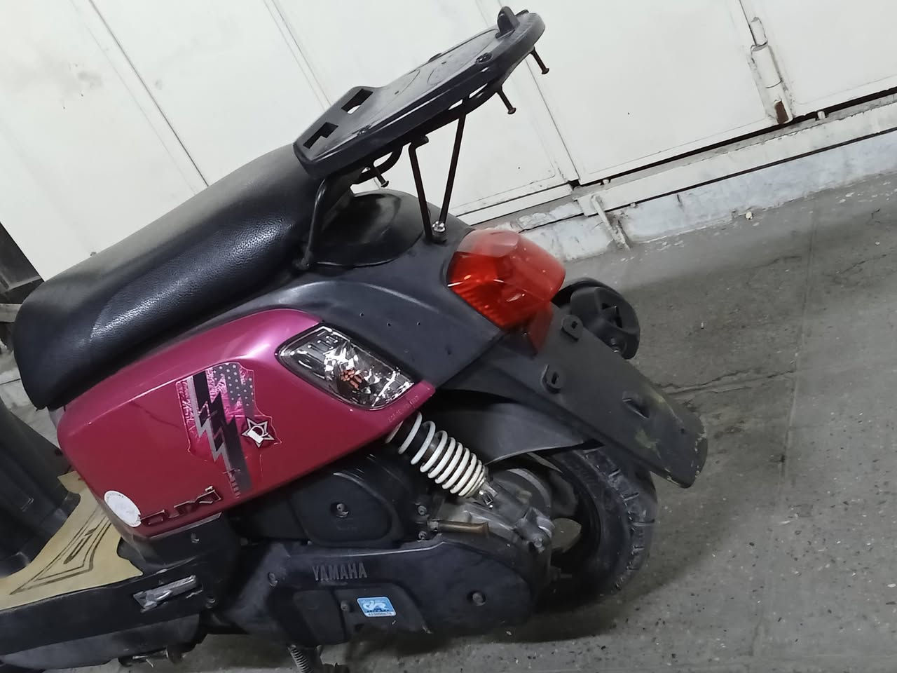 السلام عليكم شباب دراجة بوليس مصطرة دراجة جديدة بمعنة الكلمة صارلهة 18 يوم من  نازلة رمبة كلهة ابلادية وكلهة شغالة كفرات كلهه ختم وية المكينة وكهربايات كلهن شغالات شلعة ومعدل ونعومة متنسمع العنوان بغداد باب المعضم ولا ستفسار ***********
