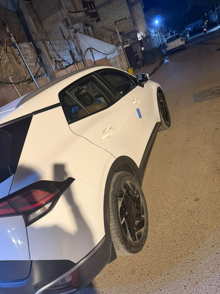 سبورتج2024خليجيه ماشيه 50الف
كشنات كهرباء 
جنطه كهرباء 
كشنات تدفاء
قطعتين تبريد 
سياره بس هذا الباب ونطخت عندي بس هاي سياره نضيفه فول جديده 
سعر اتصلً 
رقم بغداد انكليزي 
سنويه مشروع وطني 
اي ستفسار عله رقم ***********
مكاني بغداد الغزاليه
