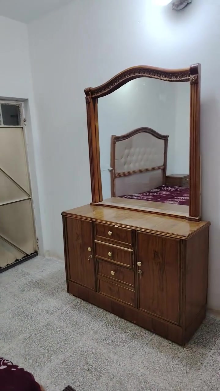 غرفة للبيع صاج ٦ابواب ام الملحق للاستفسار الاتصال على الرقم ***********
