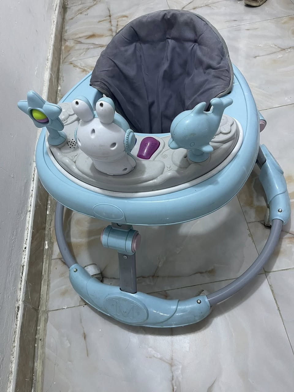 غراض اطفال للبيع الحجله 15 بيها مجال بسيط و الكرسي الصغير ب 8 كرسي جبير ب 10


**إذا كنت صاحب هذا الإعلان وتريد حذفه لأي سبب، رجاءا أرسل رسالة إلى الدعم الفني**