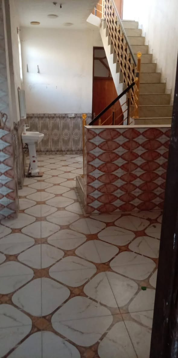 للبيع مشتمل طابقين بالسفحه الثانيه شارع 30بل 8000قرب لافران تفاصيل ***********
