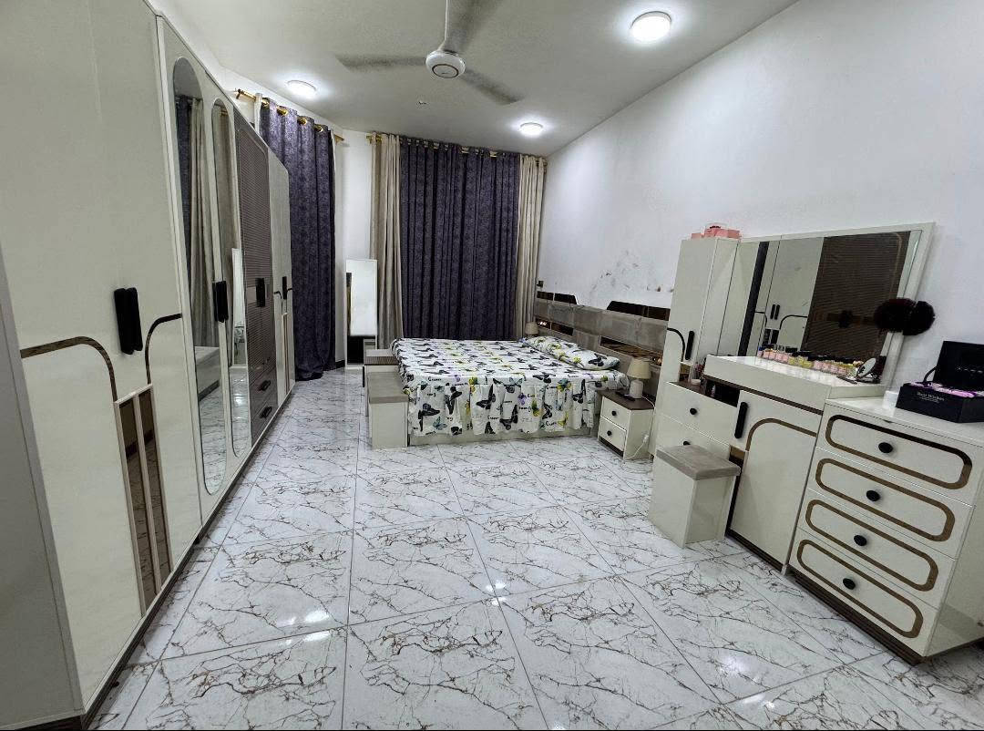 دار زراعي سند 25 للبيع

📍 الكاظمية الثانية / الطي
📍 نزال الكامرات — فرع الصافي  

💰 السعر 285 قفل

📐 المساحة: 165 متر 60 متر وقف
📐 الواجهة: 7 متر
📐 النزال: 22 متر

✨ تفاصيل الدار:
▪️ بناء حديث 
▪️ طرمة صحيات خارجية وداخليه
▪️ المطبخ مع الكاونتر كامل 
صالة هول غرفة صحيات
▪️ ثنين ترك
▪️ الطابق الثاني
▪️ تلث غرف نوم صالة صحيات
▪️ دار نظيفة وموقع مرتب وقريب للخدمات

💰 السعر 285 قفل للاستفسار مراجعه الصفحه


**إذا كنت صاحب هذا الإعلان وتريد حذفه لأي سبب، رجاءا أرسل رسالة إلى الدعم الفني**