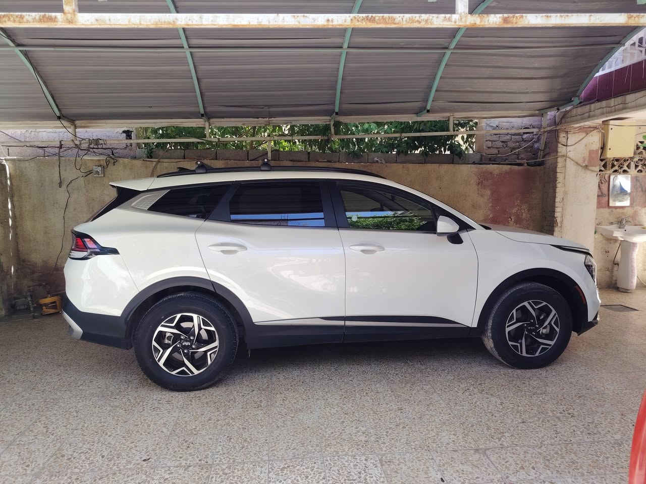 سبورتج 24 امريكي مواصفات LX بدون رقم تترقم جميع جميع المحافظات 
دفع رباعي AWD
 فول تحكم ستيرنك
اربع انضمه قياده 
 قيادة ذاتية تستدير مع انحراف الطريق بدون تدخل                          تحذير قبل الاصتدام
توقف ذاتي تحديد مسار
مانع انزلاق  و ABS
نظام منحدرات
كامرة خلفية 
شاشة كبيرة متصلة
تبريد قطعتين
واير ليس  ابل كار بلي واندرويد اوتو 
انارة LED  نهاري وعالي وناصي
العنوان ديالى بعقوبة
 والسعر185
 اتصل ***********
