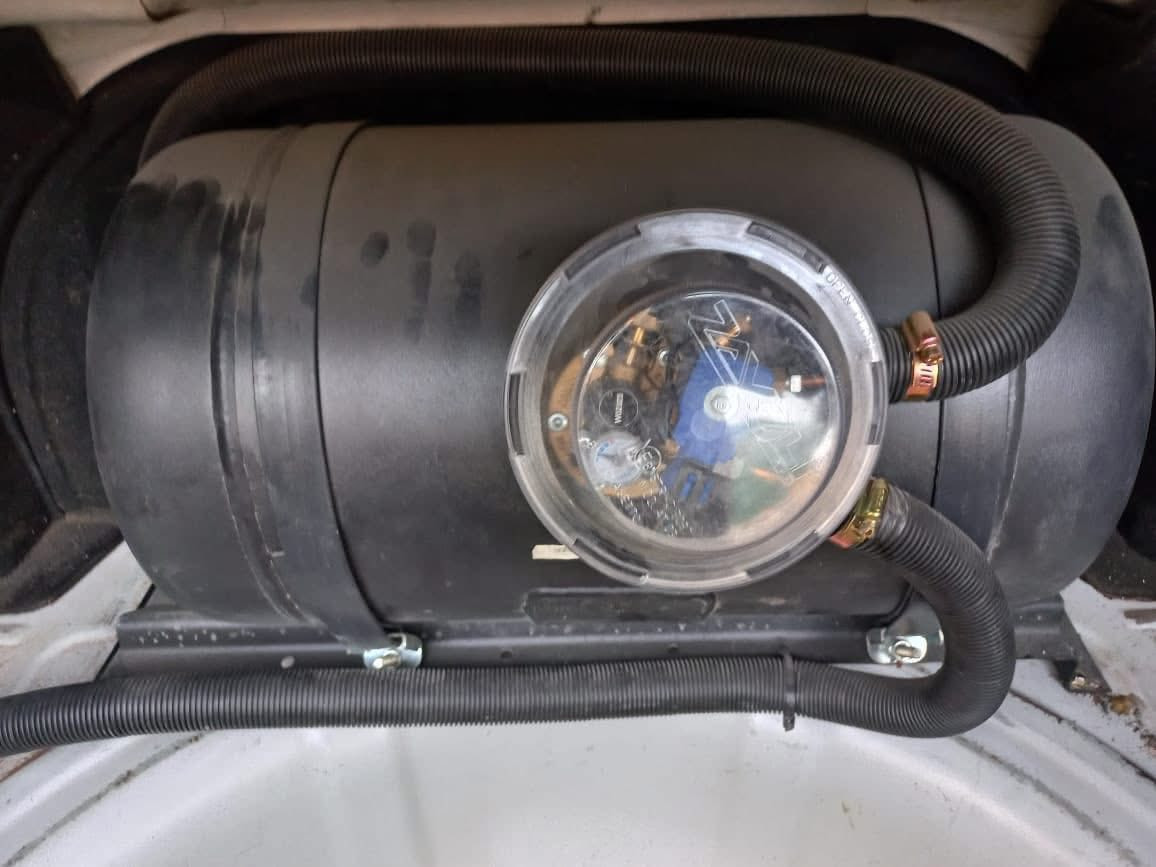 بطل غاز للبيع 40 لتر صار شهرين من شاده معمل مصفى الدوره السعر 40 وبي مجال ***********
