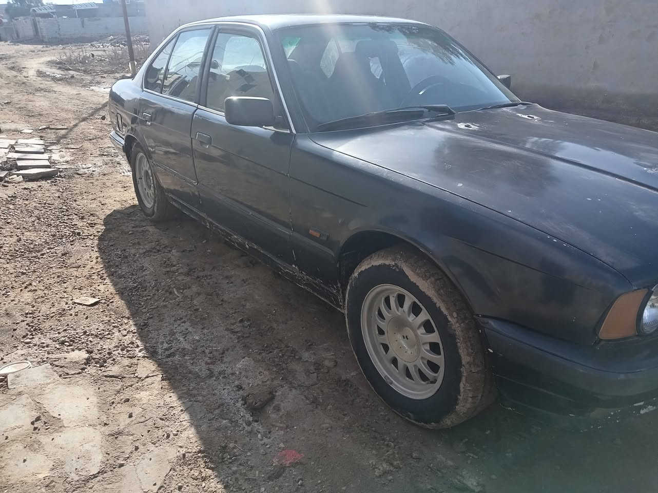 سيارة بي ام للبيع
محور مكينه ففيتي ٣٠٠٠بطل اسود 
رقم انكليزي باسمي تنتهي 2029
 السعر 35 ورقة
عنوان الديوانية 
***********
