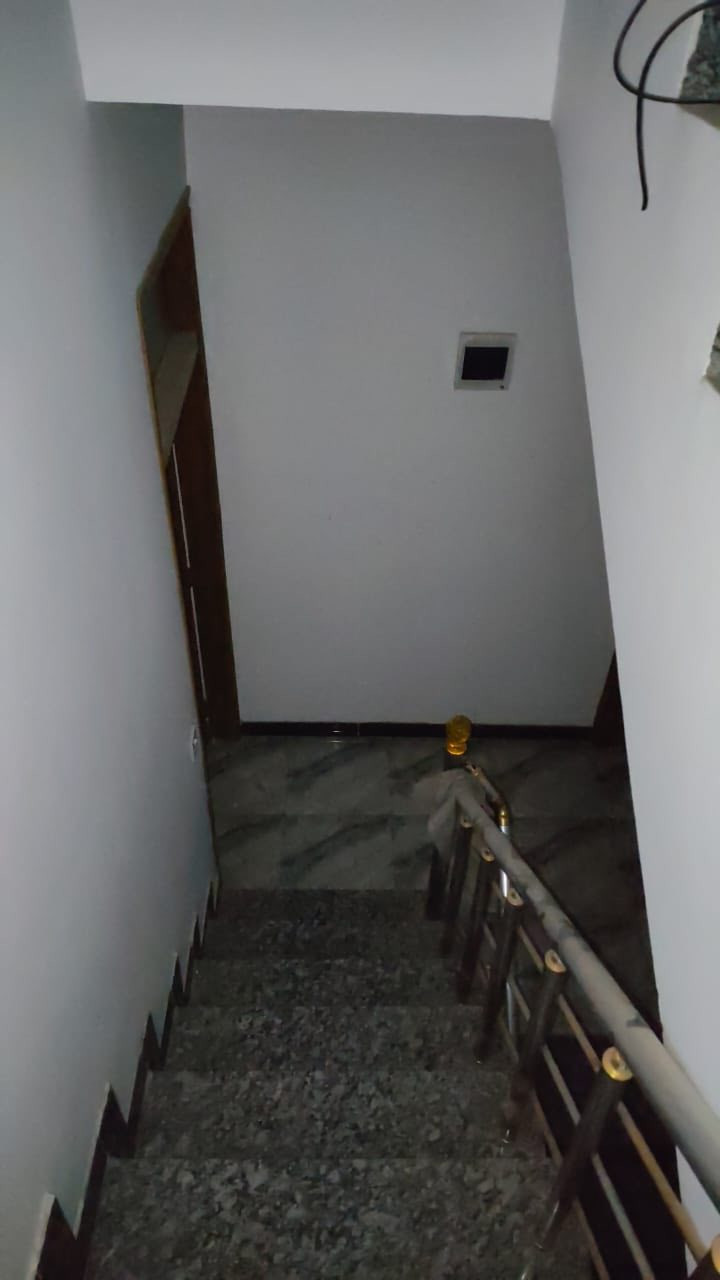 للايجار في السيدية لدى مكتب الاعتماد الهندسي للعقار
————————————

بيت مساحة 50م يحتوي على 

غرفتين نوم 

صالة

مطبخ

خدمات 

———————————-

للاستفسار :***********📞
