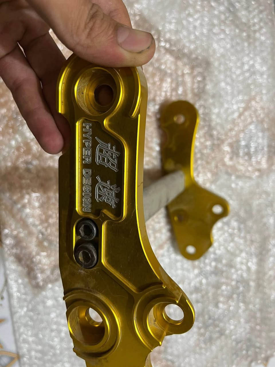 سلام عليكم غراض اصليه بعدها با جيس صدر قزم نضيفف كلش ولباقي كدام عينك توصيل ماعندي مكاني بغداد ومايعرف سعره الصدر ليطب ‭***********‬ وتساب
