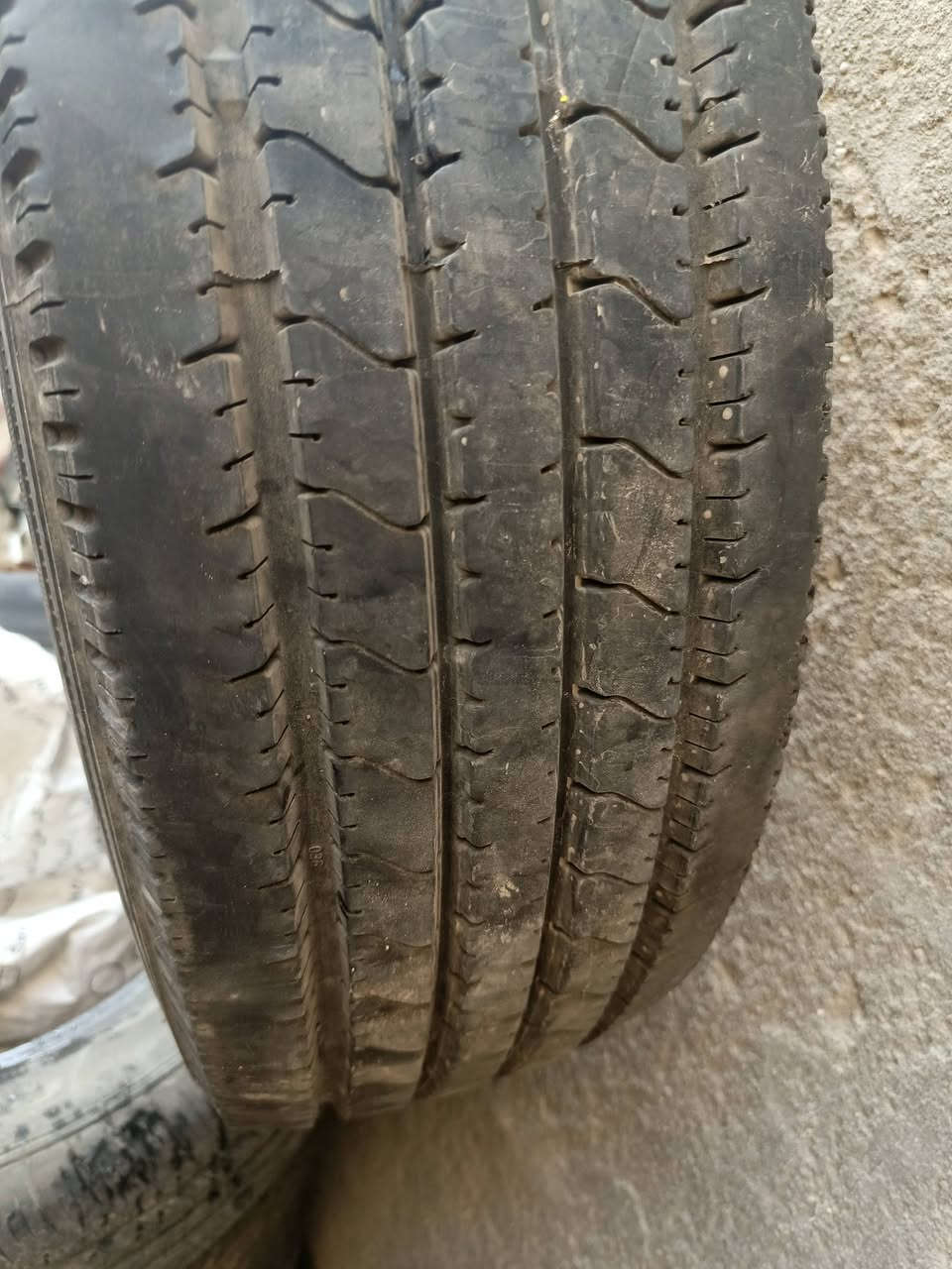 تايرات البيع 
***********
