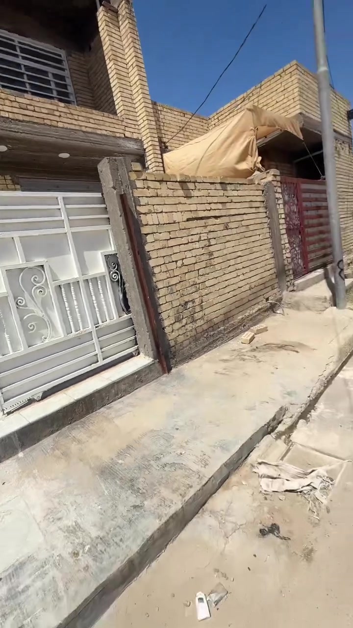 بيت ملك صرف للبيع مساحه ١٢٥متر طابقين
مكانه بغداد قضاء المحمودية حي ١٨

بناء طابوك حديث البناء تشتري مباشر تستلمه 

يتكون من استقبال ومطبخ وثلاث غرف نوم وصحيات الطابق الارضي وصحيات الطابق الاول 

الصح مغلف ￼ أيزوكام السعر ١١٨وبي مجال 

مكتب الخالدي ابو يزن

***********

***********

***********￼
