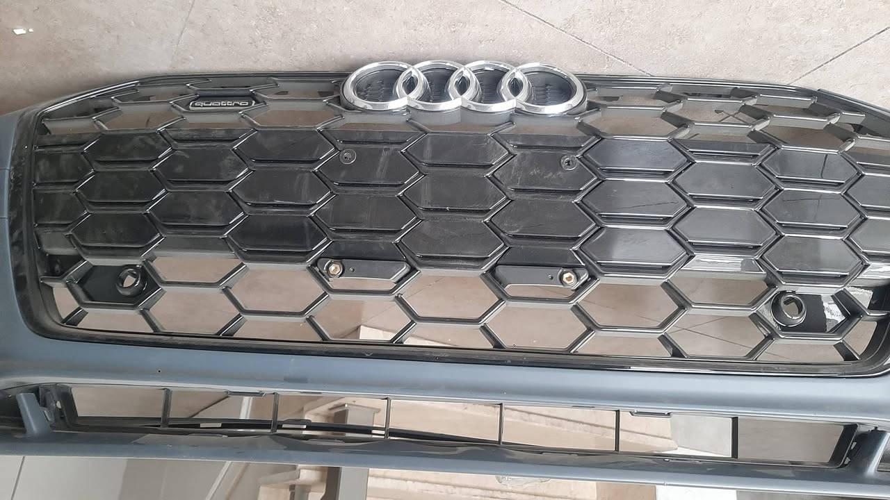 للبيع واجهة أمامية كاملة (صدام + شبك)
للبيع واجهة أمامية كاملة (صدام + شبك) 

Audi A5(SL)/ S5 

​التفاصيل:
• ​النوع: واجهة أمامية   كاملة مع الشبك .
• ​التوافق: متوافقة مع موديلات أودي A5(SL) و S5 (حسب الكود الموضح في الصور).
• ​اللون: رمادي غامق (Nardo Grey أو لون مشابه).
• ​الحالة: جديدة ونظيفة،جميع القواعد سليمة، والشبك بحالة ممتازة.
• ​المميزات: تحتوي على شعار أودي الكروم، شعار Quattro، وفتحات رادار/حساسات.
• ​السعر: (١،٩٥٠،٠٠٠) "مليون وتسعمائة وخمسون ألفاً".
• ​الموقع: (السليمانية).
• ​للتواصل: عبر الرسائل الخاصة أو رقم الهاتف (***********).
مع تحياتي لكم
