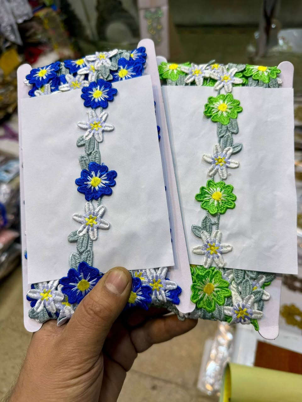 السلام عليكم
اخواتنه الخياطات وصلت موديلات جديده
سعر المتر الفين دينار
متوفر توصيل
***********
