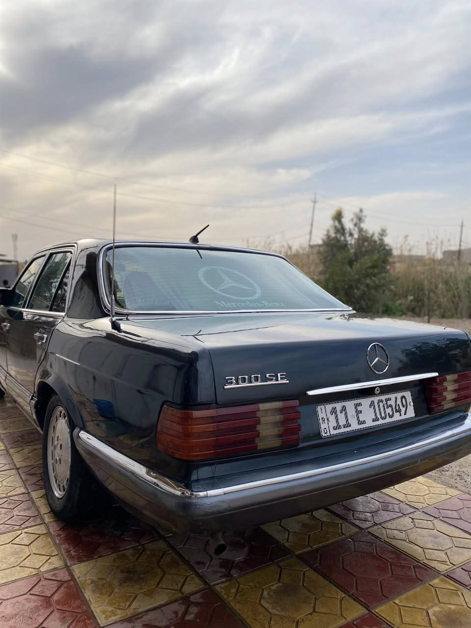 السلام عليكم 
مارسدس se 300 رأسي للبيع 
سعرها 58 وبيها مجال للطيبين 
مكانها بغداد الدوره 
رقم بغداد بسمي 
محور 3000 vvt
كير ومحرك خير من الله 
تبريد ثلج ❄️ 
داخلها جلد خير من الله 
صدرها خير من الله
لل استفسار اكثر ***********
***********
