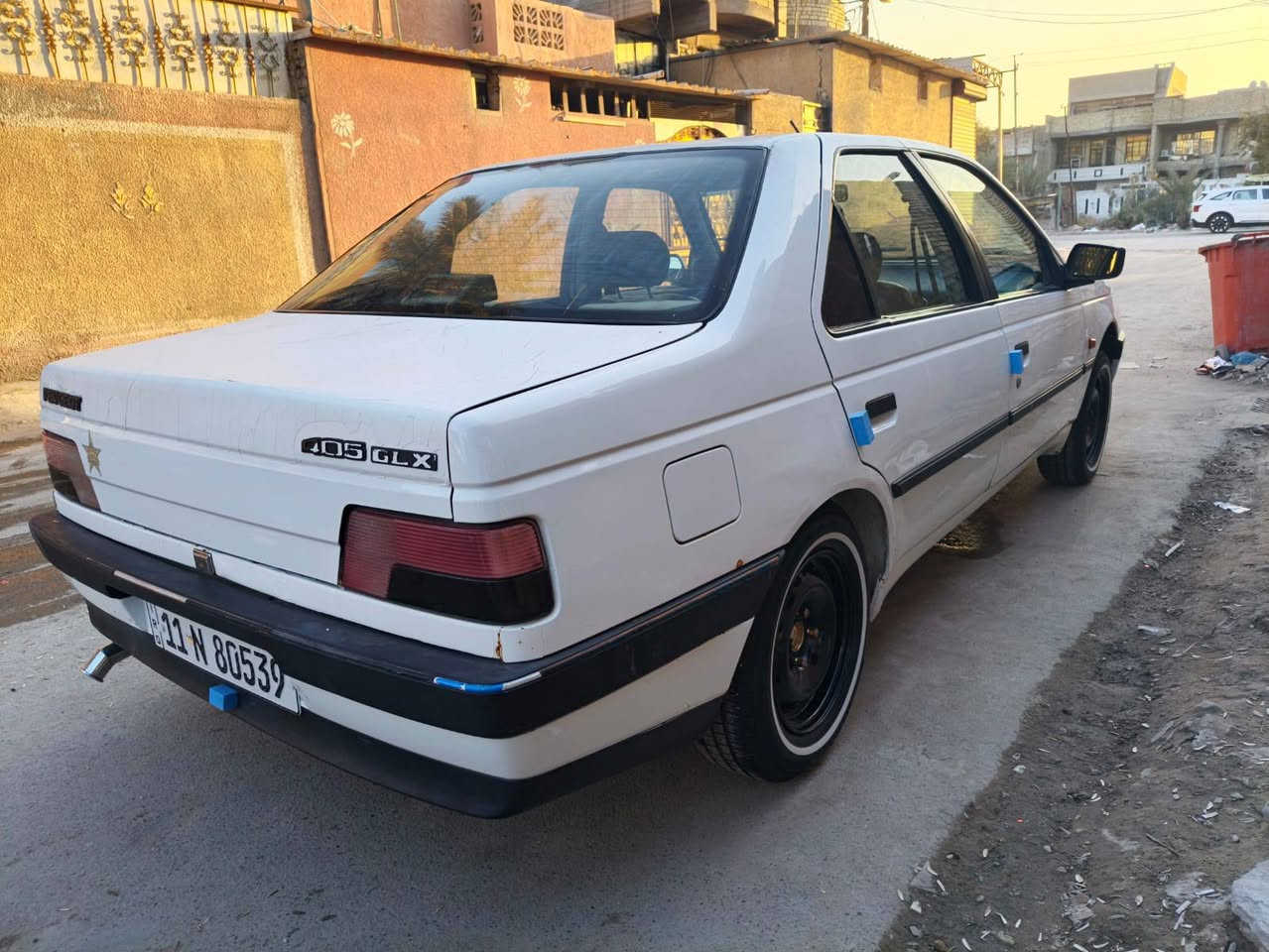 ((بسم الله الرحمن الرحيم))
بيجو جيل اكس 12
سياره كفاله 
بسمي سنويه اورقم جدد
كهربائيات كله شغاله
جام اربعه شغال سنتر لوك
تدفئه تبريد 
تخم تأير ابو الخط اصلي 
سياره جاهزه للاخير 
مكاني مدينه الصدر كياره شركه 
السعر 45 بيه مجال للشراي 
هاتف ***********
