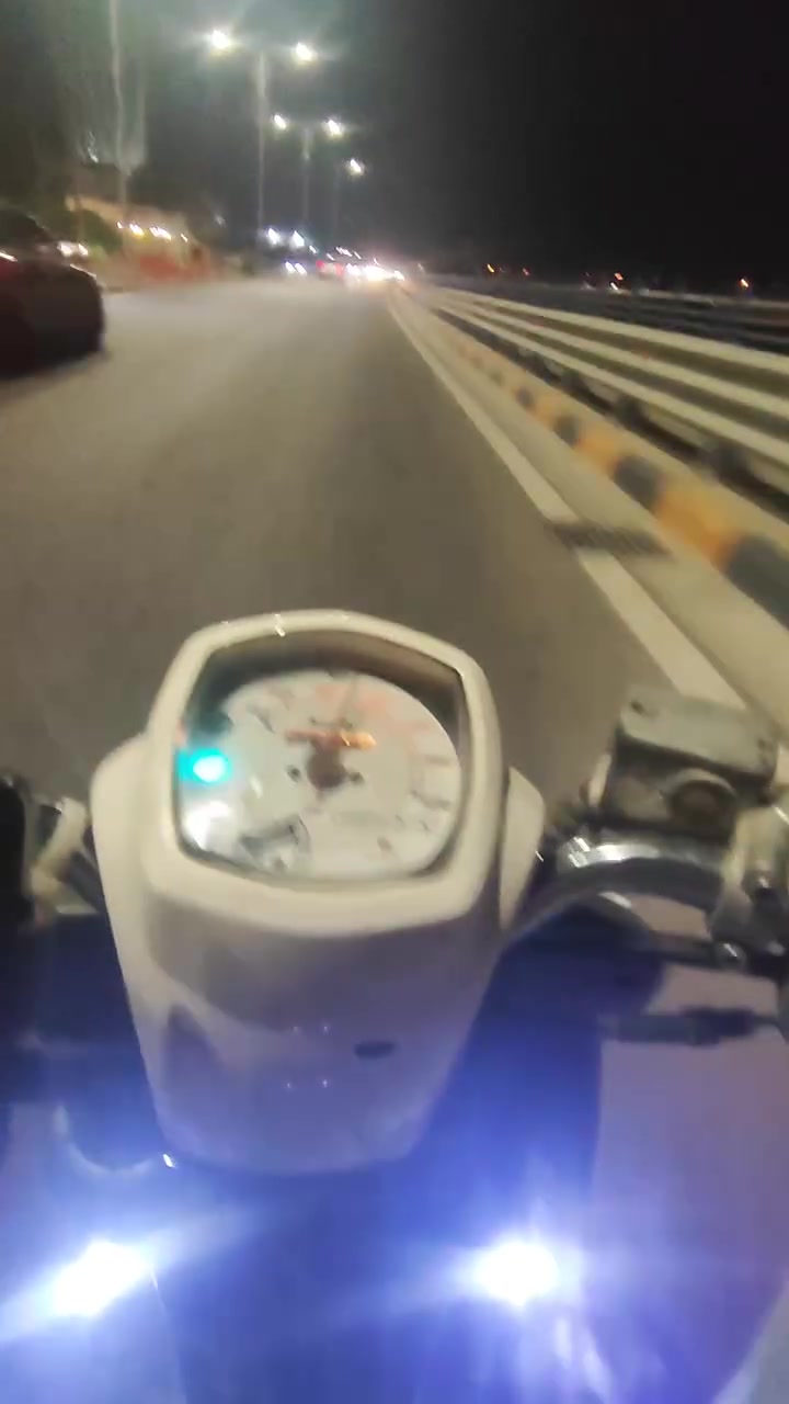 سلام عليكم بوليس كابريتر
الدرجه مكينه مكفوله 
نعومه مكينه 
شلعه و معدل 
مسوي ادامه  كامله الدرجه من كلج من كابريتر من بلك من قايش و بيهء قايش حتياط 
باتر جديد 
فاكيوم جديد اصلي 
تاير جديد 
بريكات امامي بل بكان و الخلفي بل بكان 
لايت زنون 
بك ليت الشاير زنون 
الدرجه اوراق كامله من منفيس 
الدرجه اكفلهء من السرقه و الدعوات العشاريه 
و ياله نضيفات 
الدراجه خرسه هي و اكفه و بل معدل 
دهن اكسل جديد 
الدراجه تاخذهء ما تصرف عليهء ربع 
لو ما محتاج ما ابيعهء و مستعجل عل بيعه 
ضفيره بلديه 
كيج البانزين شغال 
العداد شغال Km
*********** و تساب 
الدرجه 900 و بيهء مجال 
عنواني بغداد الدوره شارع 60
