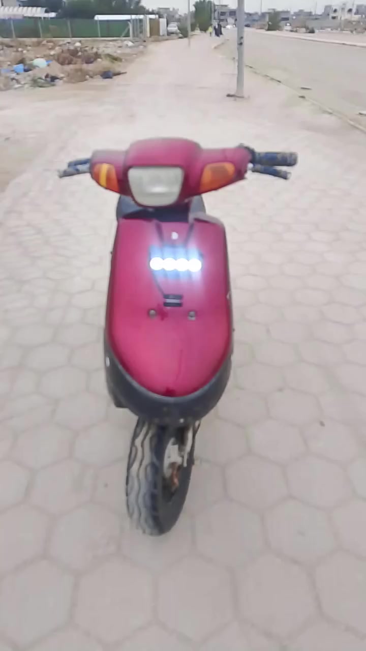 سلام عليكم دراجه بطه سرعه 60 مكينه نضيفه وخرسه شلعه ومعدل تخبل كهربئيات تايرات جدد دراجه كلش نضيفه نقصه فقط باتري مكانه المحموديه سعرها 230 وبيها مجال حك لجيه رقم *********** وتساب
