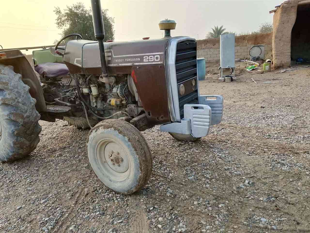 تركتر فوركسن انكليزي  للبيع شرط الشغل سنويه ورقم  المكان كركوك ناحيه الرياض الرقم ***********
