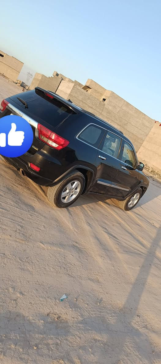 جيب موديل 2011 جهازه كير محرك تخم تاير صدر رقم اربيل دولي شرط تحويل والغرامات وراد أمريكي سياره حلوه ومناسبه سعره 140 وبيه مجال  ضرره برأس جملغ الامامي شبر وجاملغ امامي مصبوغ وبنيد مرسوش سياره مكفوله من داخل والبقيه مكفوله كفاله عامه ***********
