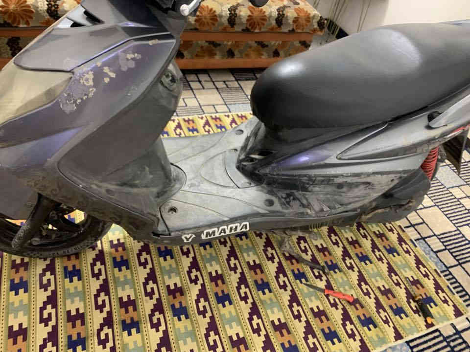 السلام عليكم دراجه سكنس فحل ياباني للبيع نوزل خطين كلها شغاله مكينه ناعمه حساسات نكره سلف كامله اي نقص مابيها السعر 550 مكاني بغداد الخطيب تواصل *********** فقط فقط وتساب
