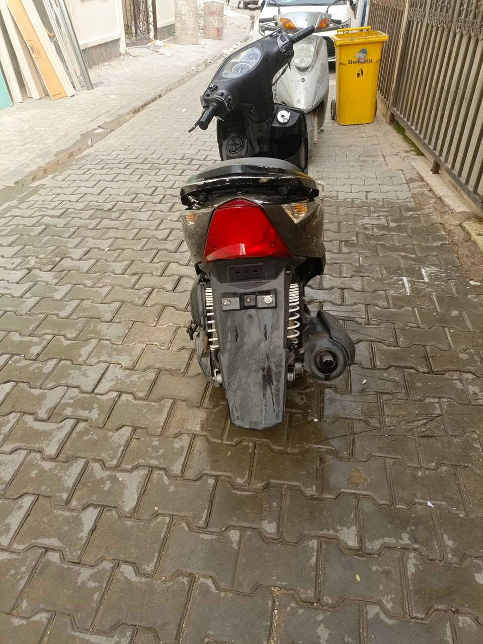السلام عليكم دراجه ثعلب دراجه نضيفه كلش ومكينه نشطه وبيعه شلعه كلش قويه دراجه بس الكفرات تجاري دراجه كلش حلوه السعر 550 وبيه مجال حك الجيه المكان ساحة عدن للتواصل ***********

