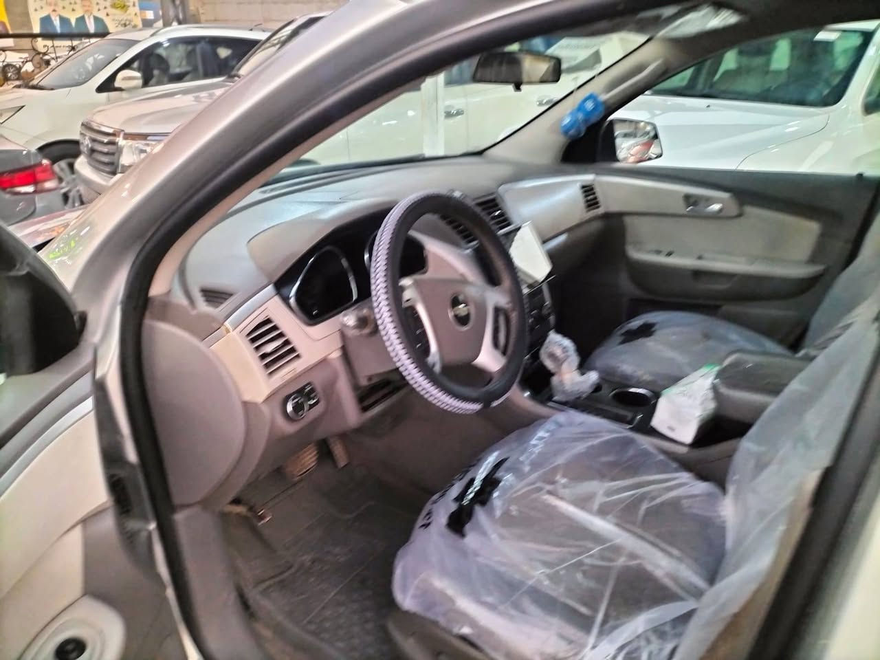 ترافس 2011 خليجي مكفولة من الصبغ 
السياره 7راكب فئة LT  محرك وكبر وكهرباء 
وحداده جيد جداً مكان السياره الرمادي
السعر 100
***********
