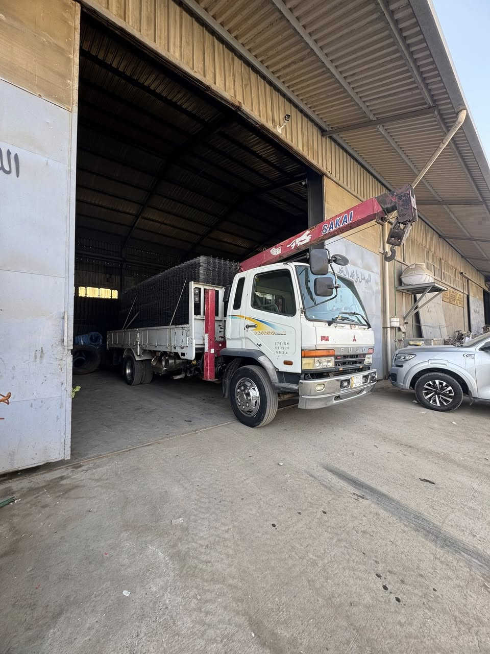 سلام عليكم
للبيع فوسه كرين بزون يسره بلاد شاصي عريض بلادي 
فحل ٨برغي بلاديه موديل ٢٠٠٠ بلادي مكينه وكير مال كصه كرين ٢سلايت طول البدي ٦٢٠ صافي بسمنه السياره 
  مكاني بغداد ***********
