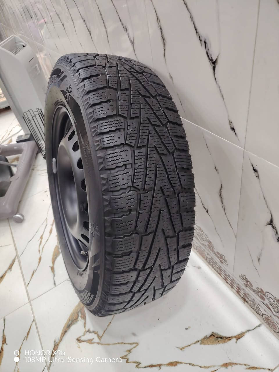 زوج تاير جبلي قياس 235 عل ٦٥عل١٧ كويتي مال فور يو تريد تفضل
***********
