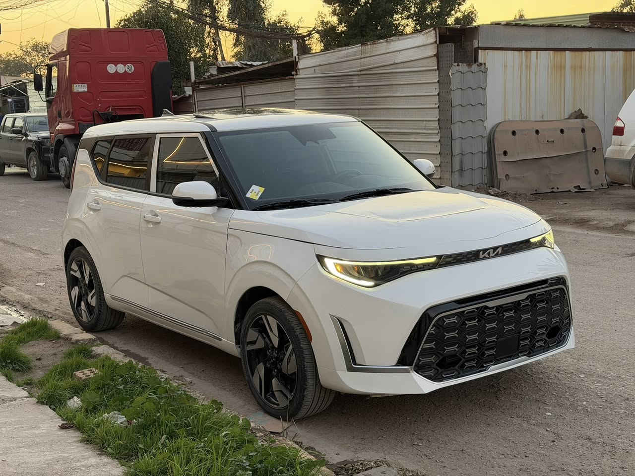 سلام عليكم للبيع كيا صول بدون رقم منفيس بسمي
موديل 2025السياره فول موصفات جيتي لاين رقم(1) بل موصفات VIP بصمه فتحه شاشه كبيره ولمس كامره دواره رادار مامي وخلفي شغال رادار يمنه ويسره حساس طارات اشاير بل مري بجم عدسات زنون بلادي كشاف مامي شغال بك لايت لد خلفي شغال كشنات جلد بلادي كشنات تدفه تبريد كشنات كهرباء السايق والصدر كشنات الخلفيه تدفه سايد بريك بصمه تحكمات جهتين حاكيه مانع نزلاق انضمه قياده دبل رف خلفي دمامات صوت مامي وخلفي ناره داخليه مع صوت الدمام تشغيل عن بعد نضام ترحيب شاحن وايرلس تبريد بيانو ماشيه 15 حجم المحرك 2000 دوش بصمه بواب ولكب كروم حجمه 18 السياره حادثه موضح بلمنشور تبديل باب فقط طخطخات ع كده انصبغن سياره بدون ايرباك السعر 155 
مكان الامين الثانيه اتصال ***********
