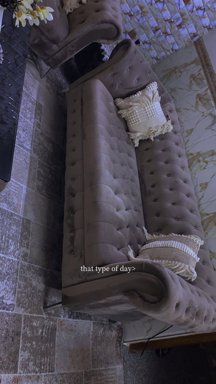 تخم للبيع جديدصارله 6اشهر اخذته قماشه حلو موج وسهل بالتنظيف ومريحه بالكعده  ضغط عالي طبي تخم ماركه سويديه  دابيعه لان ضخم  تخم سيت كامل ميز بلازمه وطبله وسطيه و2صغار  طبلات جام اسود تخم وطبلات مخزن ابيع سيت كامل  مكاني بغداد المشتل


**إذا كنت صاحب هذا الإعلان وتريد حذفه لأي سبب، رجاءا أرسل رسالة إلى الدعم الفني**