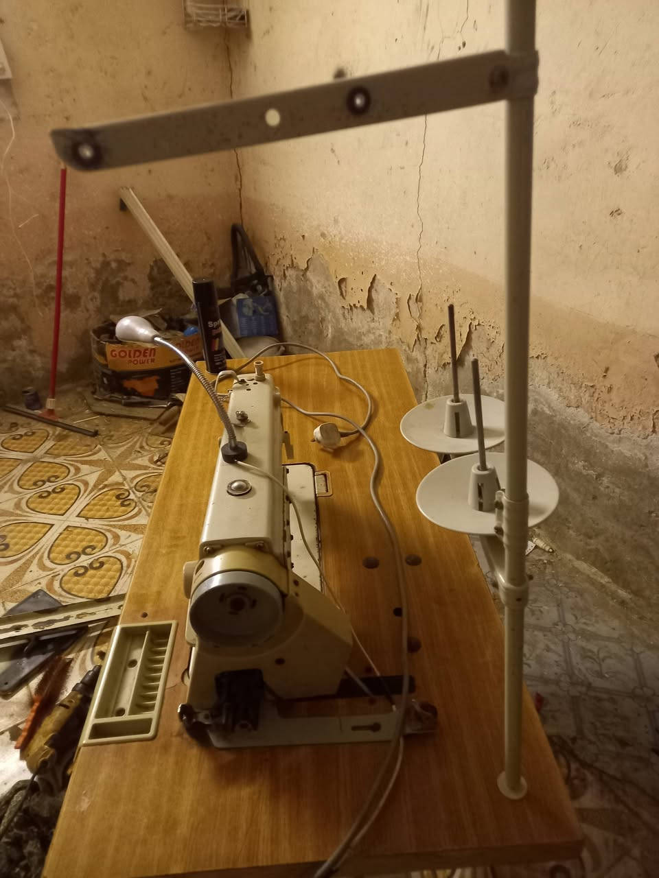 مكينه خياطه شغاله ماعوزها اي نقص سعر 200  ) مكاني الشرش ***********
