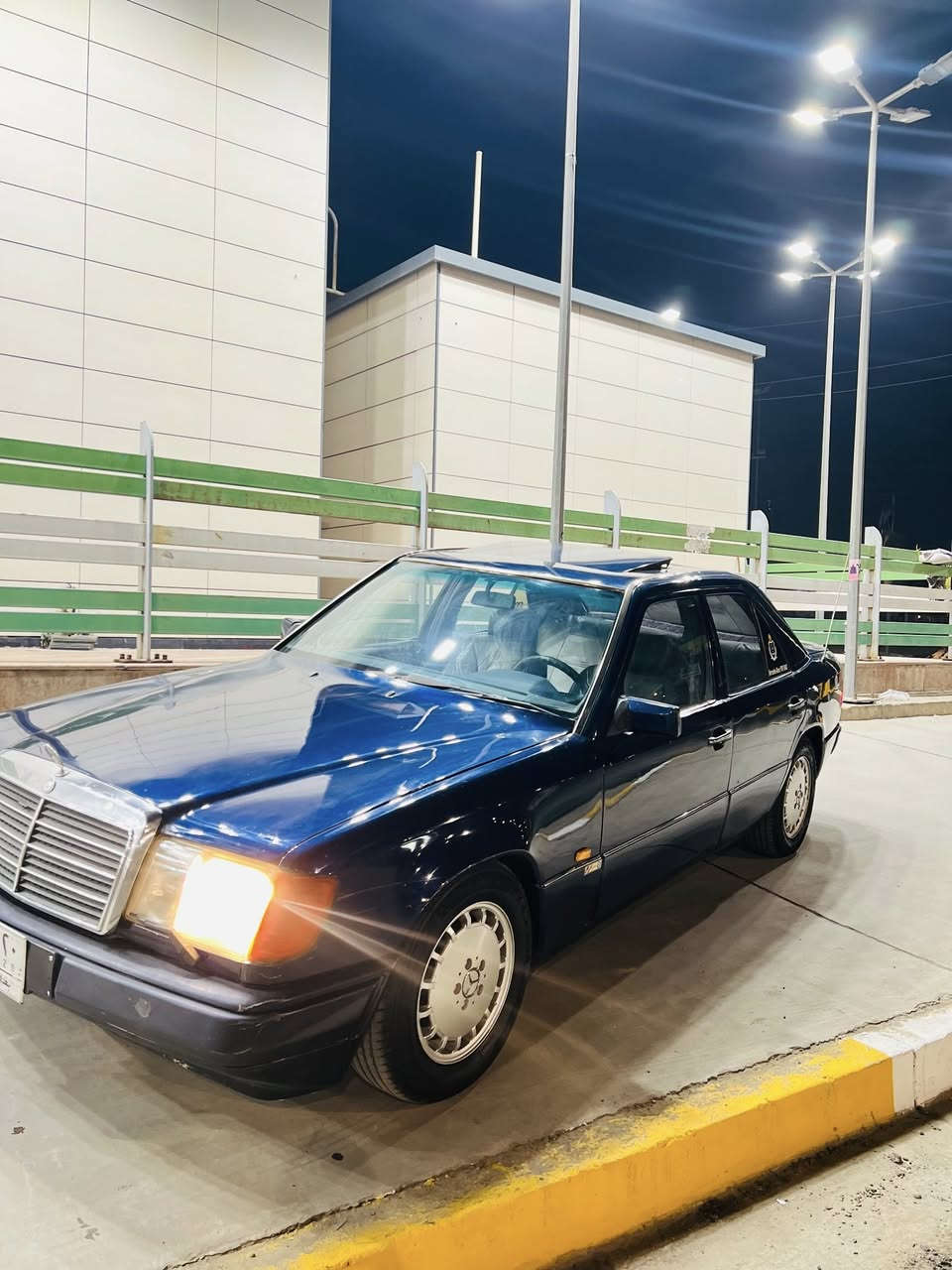 مارسدس دب موديل 1985🔥✅
سياره خير من الله🔥✅

مكينه كير حداديه جاهزات🔥✅

تخم تاير صدر مامي خلفي 🔥✅

غرفته نضيفه سياره مال جناي 🔥✅

ترايك وين ماريد جاهزه سياره كلشي ماتصرف عليه🔥✅

مكاني بغداد رقم الهاتف 

 0777 046 3977
