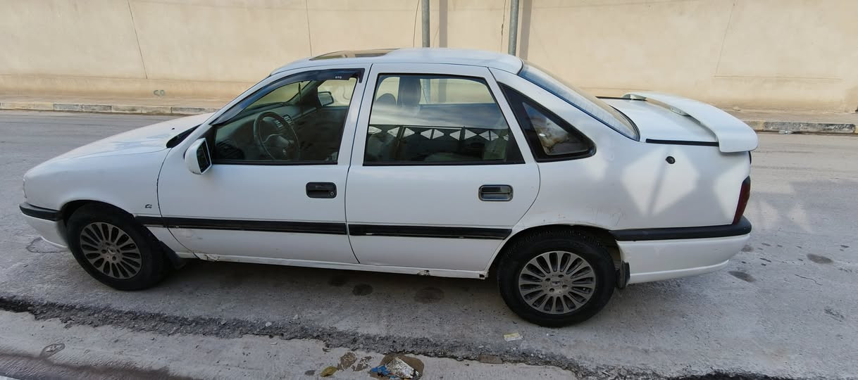 اوبل فكترا موديل 92 محرك18 كير اوتوماتيك خياس مبين بالدوسات والصندوق سنويه عظم لوحة بيضه رقم بابل كير شرط محرك صرف قليل كابون بنزين موجود السعر 39 ورقة ومجال بسيط رقم ***********
