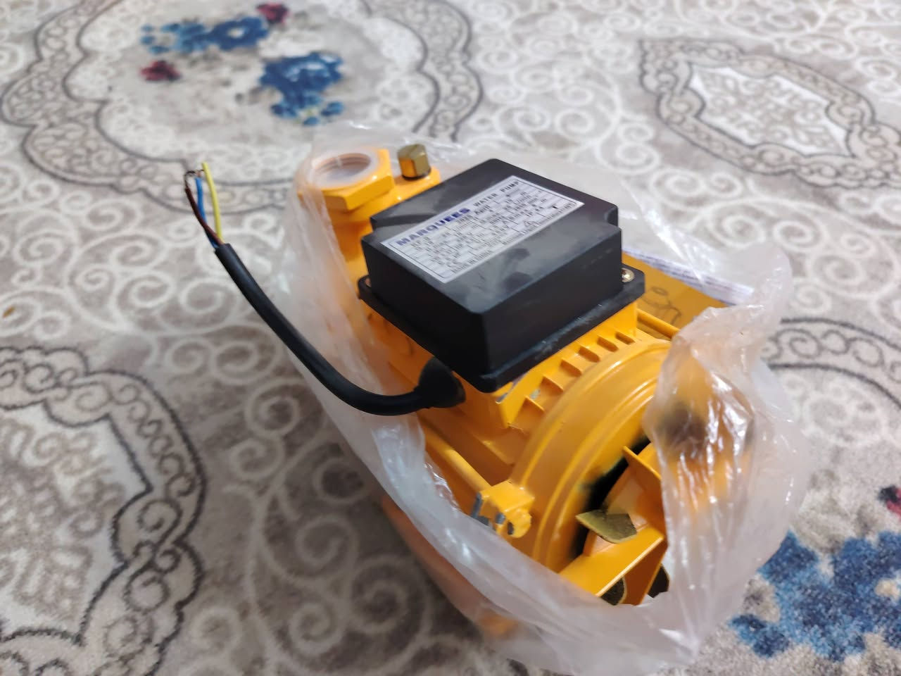 سلام عليكم مكنسة كهربائيه للبيع بيه غسل بس عاطل بس سحب شغال نضيفه شرط الفحص السعر 30 بيه مجال قليل
وماطور جديد بس بيه نتله خفيفه سعر    25   بيه مجال قليل  هذا رقمي 👇
***********
