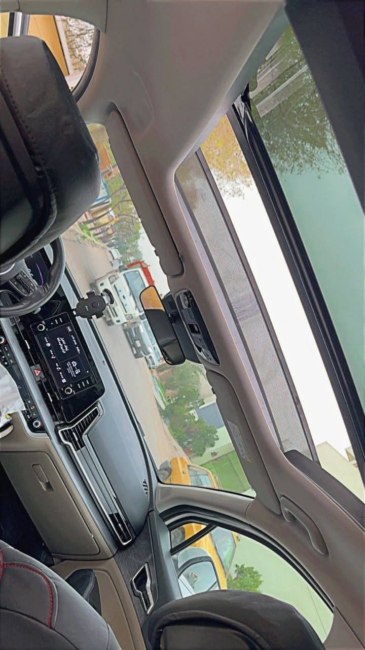 السلام عليكم مكلف بالنشر سبورتج موديل 2025 جديدة ماشية 16000 لون ابيض رقم بغداد انكليزي فول مواصفات تدفئة وتبريد بالكشنات واستيرن العنوان بغداد رقم صاحب السيارة ***********
