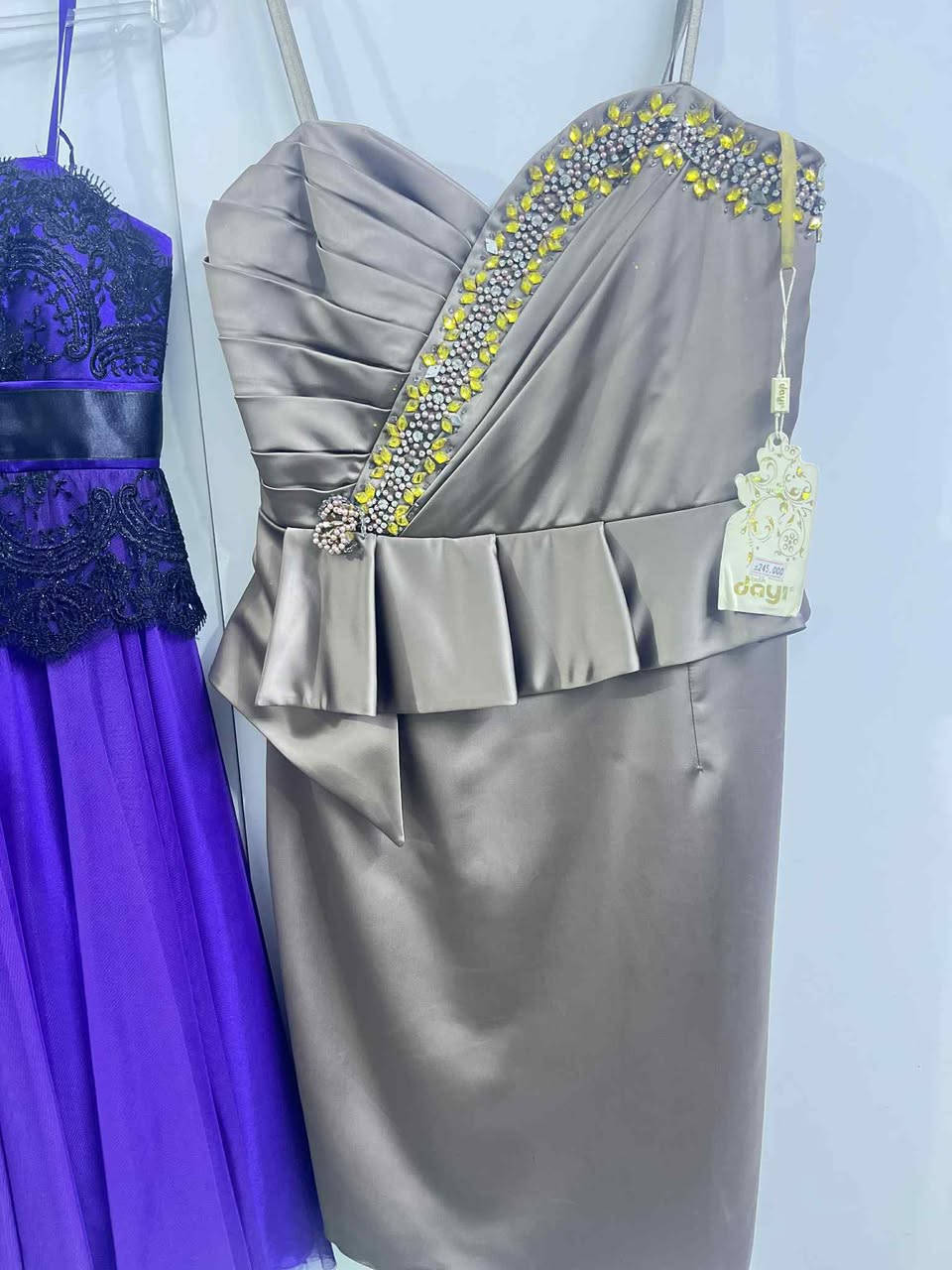 فساتين للبيع مكاني بغداد ملبوسه ساعه وحده وبيهن البيجي مملبوس


**إذا كنت صاحب هذا الإعلان وتريد حذفه لأي سبب، رجاءا أرسل رسالة إلى الدعم الفني**