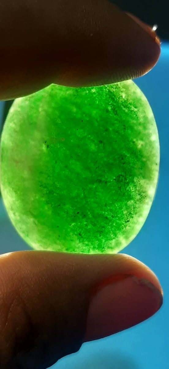 حجر يشم طبيعي (جاديت) حجم راهي  ينفع يتعمل ميداليه أو قلاده 
يعتبر الجيديت من أغلى وأجمل أنواع اليشم


**إذا كنت صاحب هذا الإعلان وتريد حذفه لأي سبب، رجاءا أرسل رسالة إلى الدعم الفني**