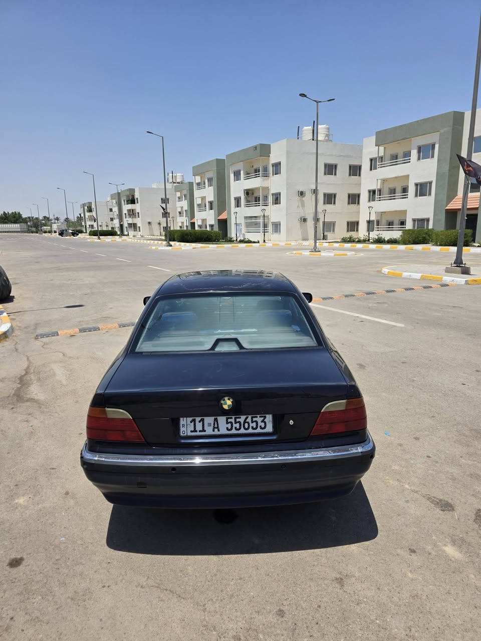 بي ام موديل 1998 كاسحه رقم بغداد دولي بسمنه تحويل ثاني يوم سياره بلاديه حجم 740 V8 جاهزه وبلاديه صندوك شفط كير اوتو محرك  كهربائيات كله ع بلاد جاهزه ومناقصه شي سعر السياره95وبيه مجال. للاستفسار اتصال ع رقم *********** مكان السياره بغداد ناحيه الوحده
