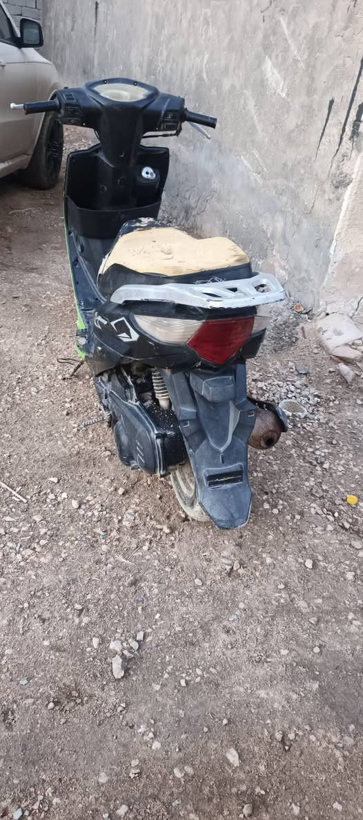 سلام عليكم
دراجه   مراوس  فقط 
دراجه كامله سلف هندر لايتات اشاير كامله 
ما مفتوحه 
ماخذه بوكته ب ٩٥٠ 
لايت زنون 
مراوس موبايل فقط 
للتواصل خاص او *********** وتساب
